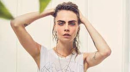 Cara striking for a shoot